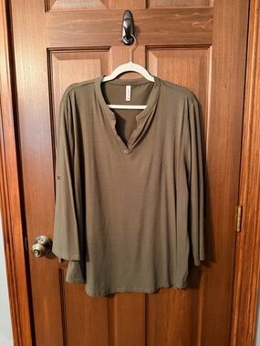 Relaxed Olive Green V-Neck Long Sleeve Top